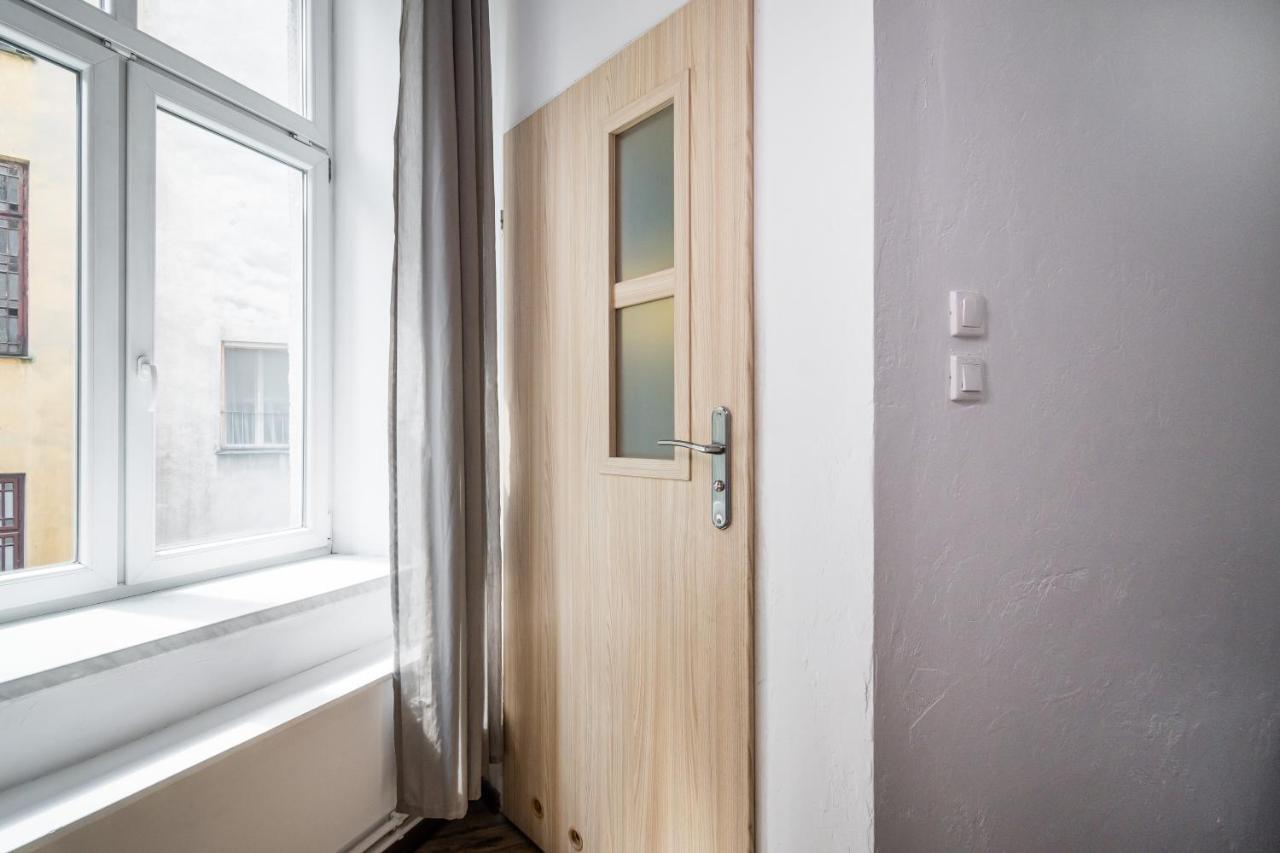 Apartment Lol *